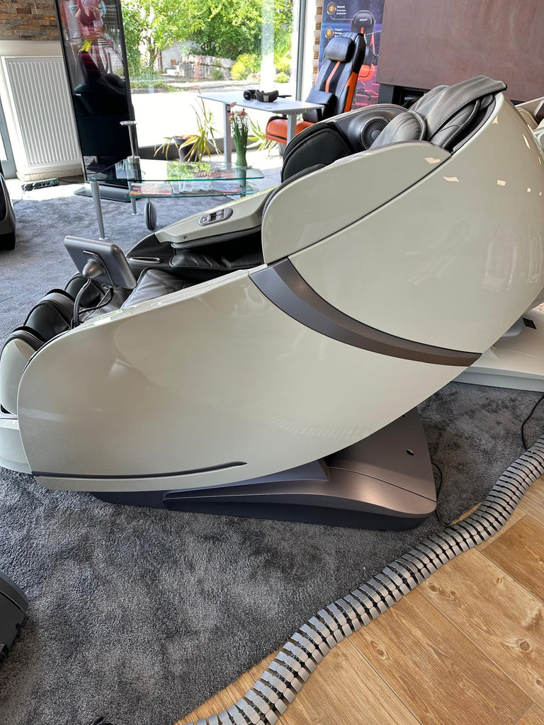 Casada Skyliner II exponat în alb/gri